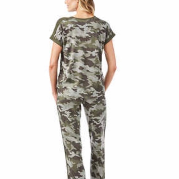 Lucky Brand Ladies' 4-Piece Pajama Set
Green Distressed Camo NWT - Picture 7 of 7